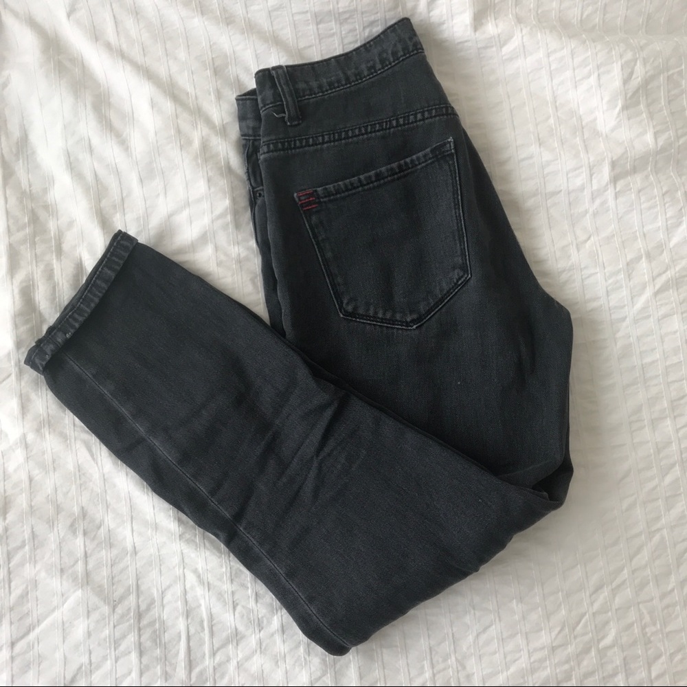 URBAN OUTFITTERS MOM JEANS